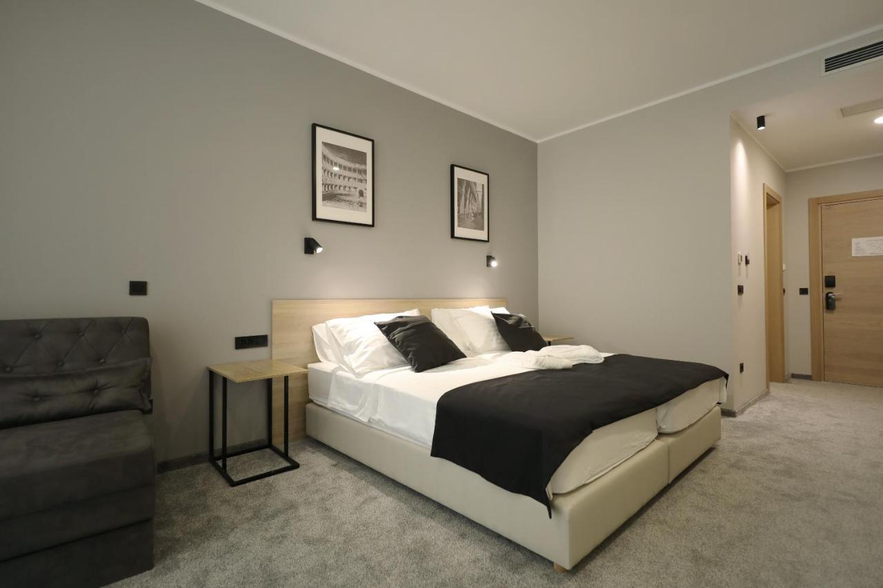 Deluxe Double or Twin Room,717193072:JPEG