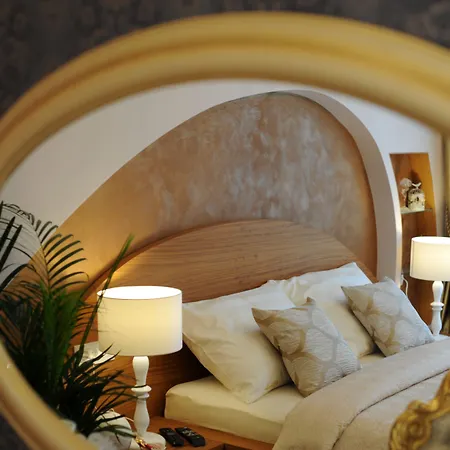 Silver & Gold Luxury Rooms-3