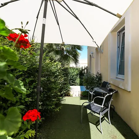 Guesthouse Villa Maggie-3