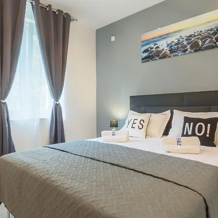 Rooms Sea & Sun With Private Parking-3